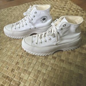 Converse Chuck Taylor All Star Lugged 2.0 high tops all white